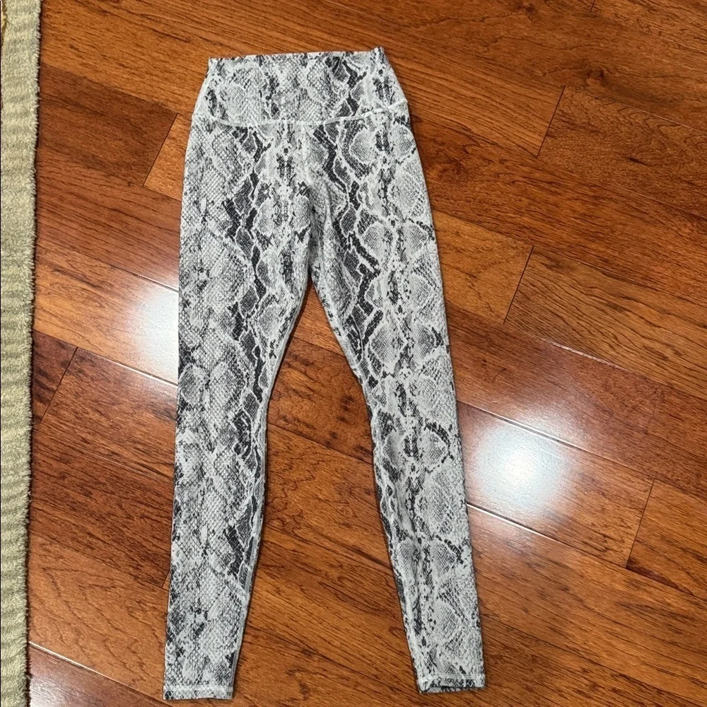 Alo Yoga Vapor Snakeskin High Waisted Leggings Size Small
